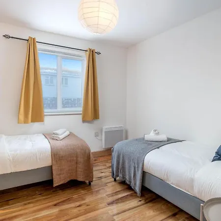 2 Bedroom Flat Near London Excel Exterior photo