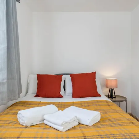 2 Bedroom Flat Near London Excel Exterior photo