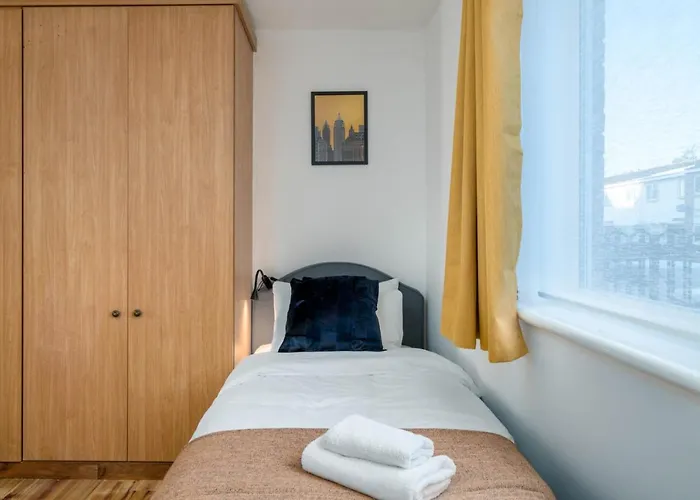 2 Bedroom Flat Near London Excel